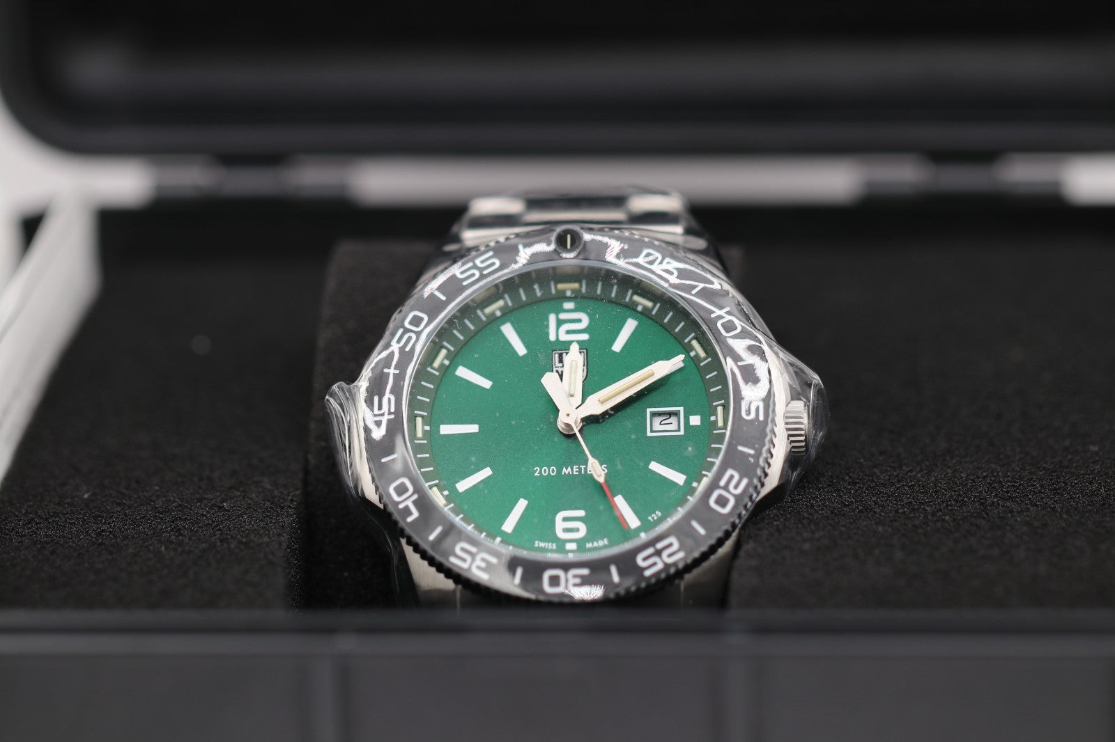 Swiss Luminox XS.3137 Pacific Diver Green Dial Tritium Stainless Mens 44mm Watch