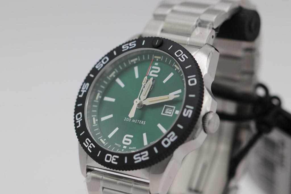Swiss Luminox XS.3137 Pacific Diver Green Dial Tritium Stainless Mens 44mm Watch
