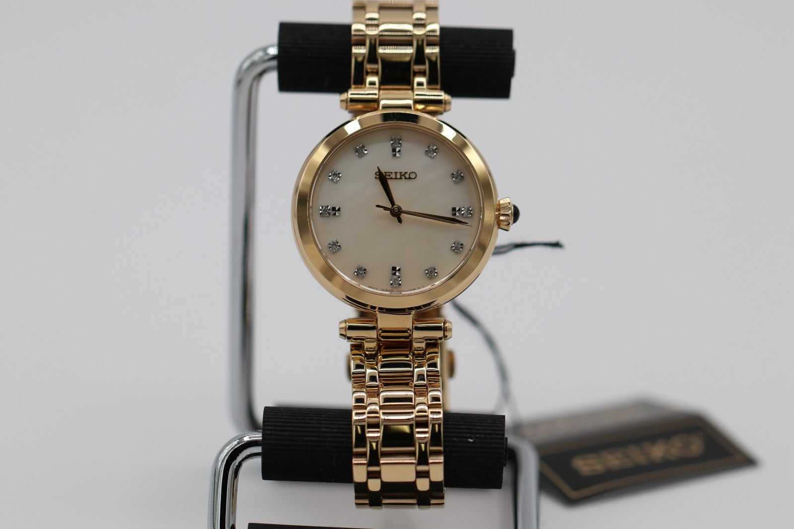 Seiko DIAMONDS SRZ536 50M Water Resistant, Mother of pearl Dial