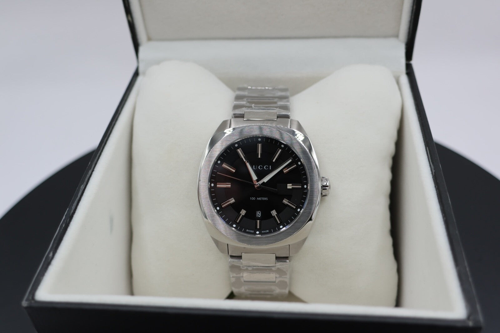 GUCCI GG2570 40MM QUARTZ STAINLESS STEEL BLK DIAL MEN'S WATCH YA142301 $1400