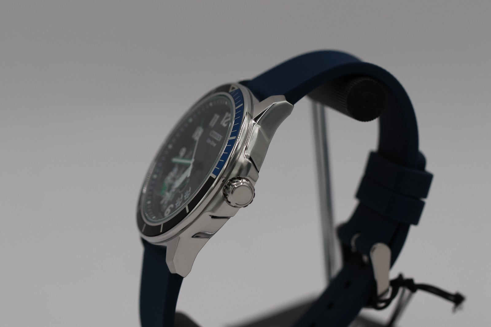 Citizen Eco Drive Disney Mickey Scuba Diving Rubber Watch AW1707-09W - MSRP $375