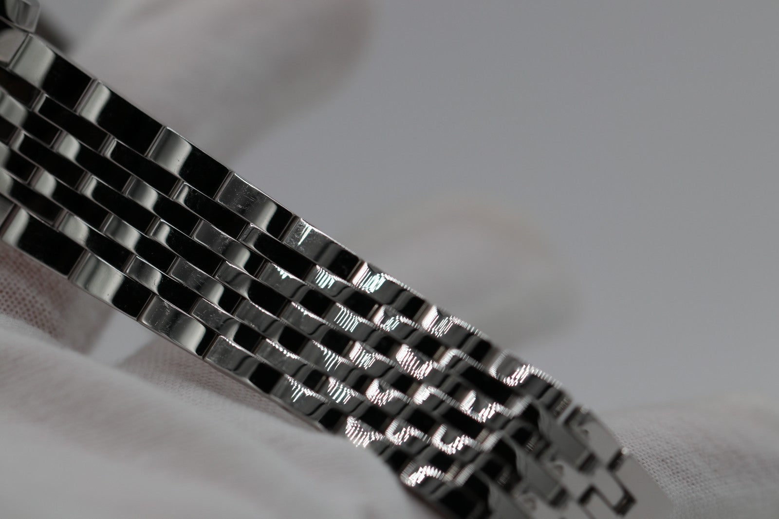 Tissot Le Locle Bracelet Watch, 39mm in Silver T006.407.11.033.00