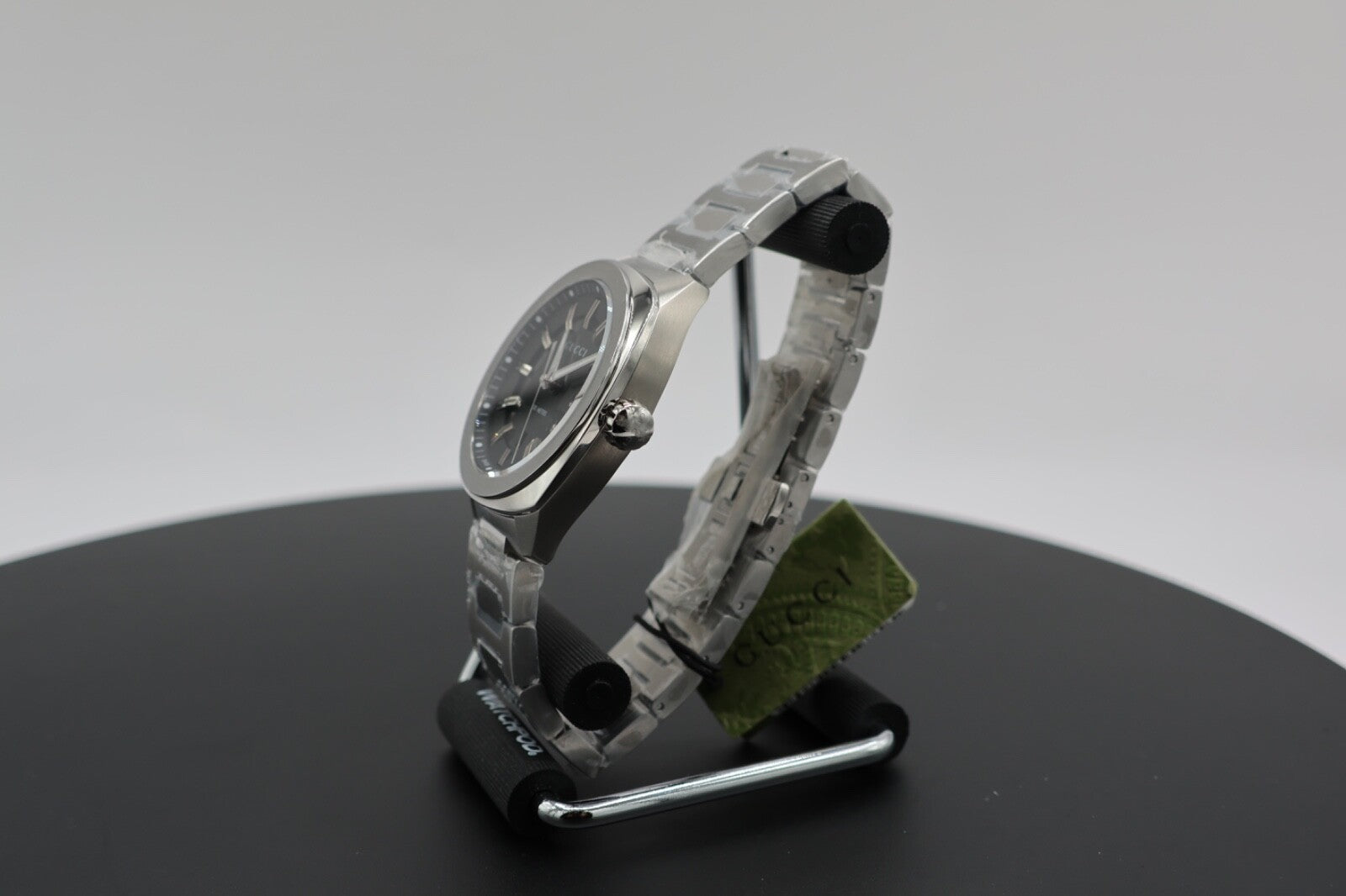 GUCCI GG2570 40MM QUARTZ STAINLESS STEEL BLK DIAL MEN'S WATCH YA142301 $1400