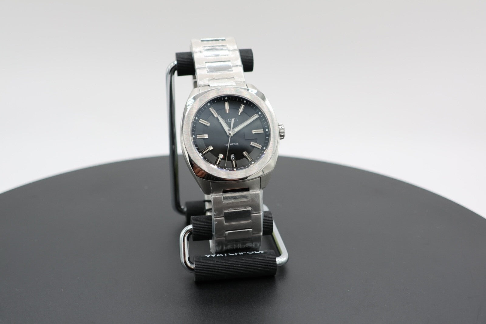 GUCCI GG2570 40MM QUARTZ STAINLESS STEEL BLK DIAL MEN'S WATCH YA142301 $1400