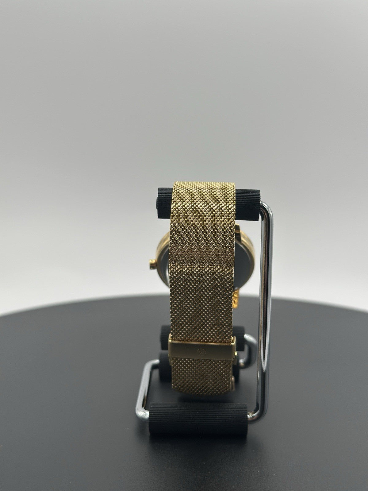 Movado Museum Watch Men 40mm Black Dial Gold Case Round Mesh Band 0607396