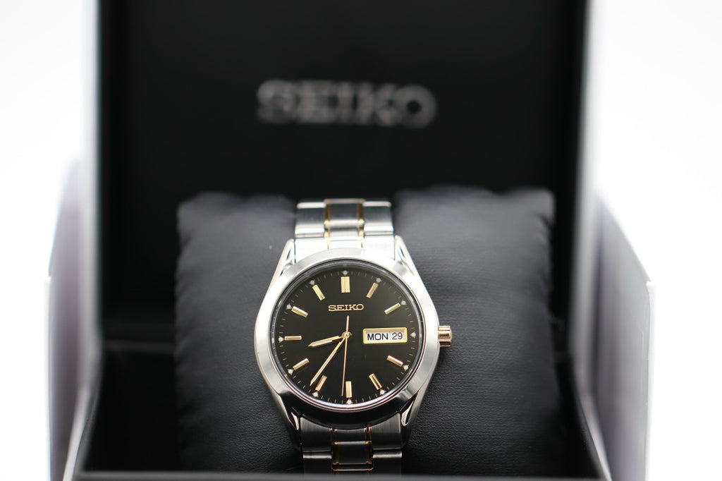 Seiko Essentials Quartz Black Dial Men's Watch SUR363