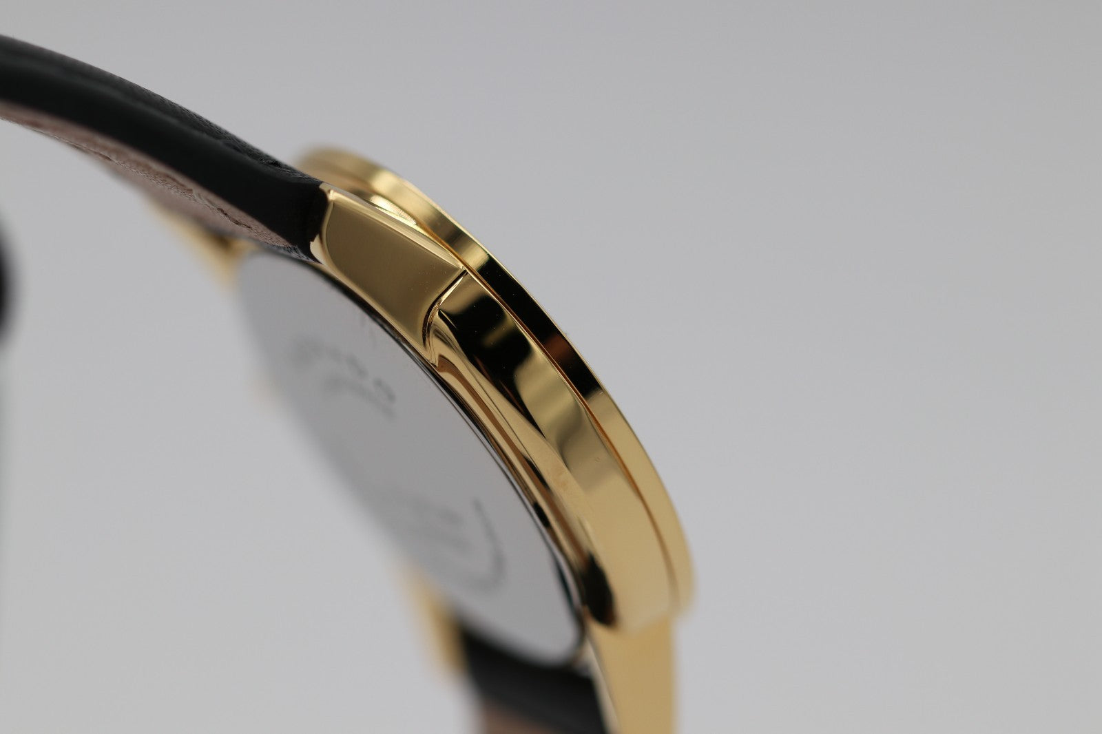 Movado Women's Watch 0607275 Swiss Quartz Gold Museum Black Dial Leather Band