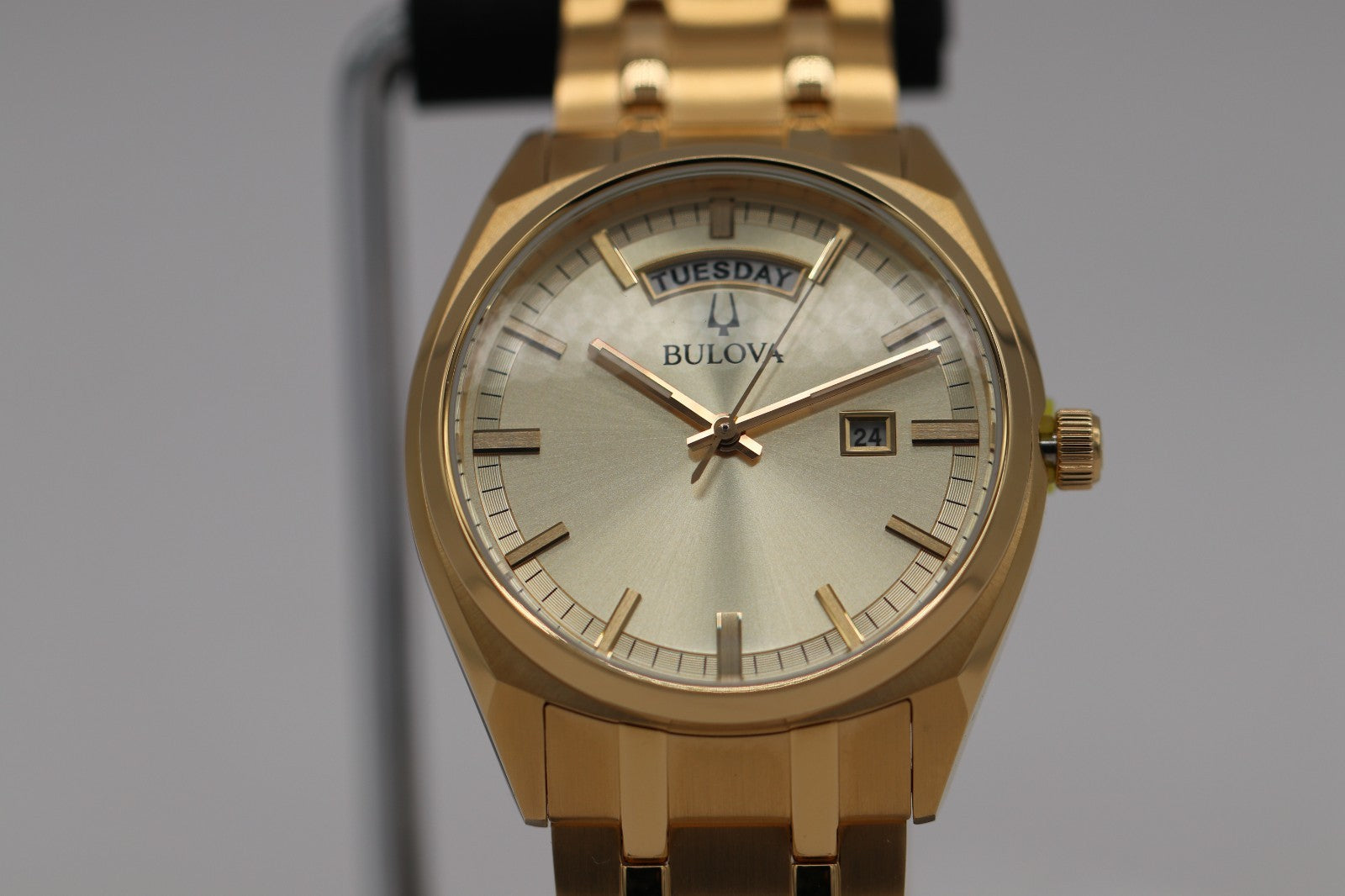 Bulova 97C115 Surveyor Classic Dial Gold-Tone SS Men's Watch $259.99 MSRP
