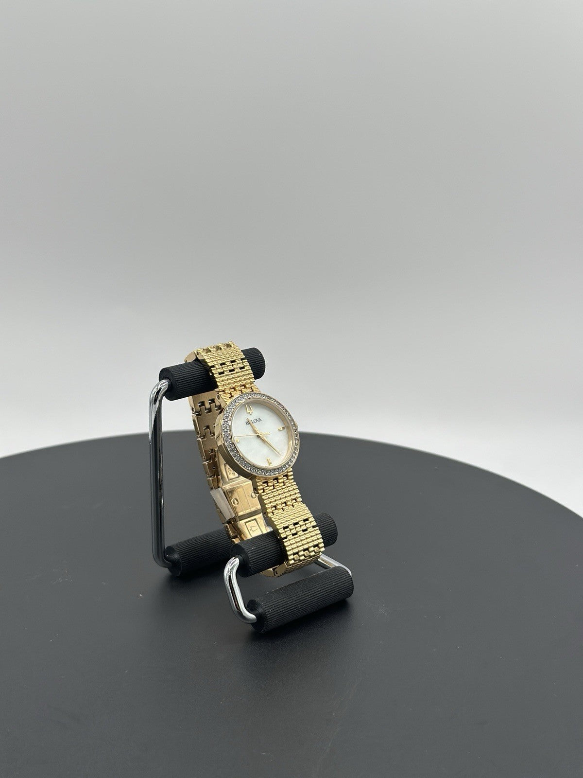 BULOVA $350 WOMEN'S DAZZLING CRYSTALS GOLD, M-O-PEARL DIAL WATCH PHANTOM 98L278