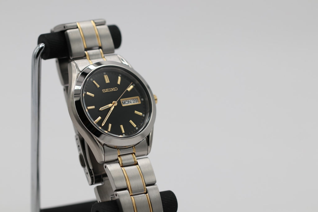 Seiko Essentials Quartz Black Dial Men's Watch SUR363