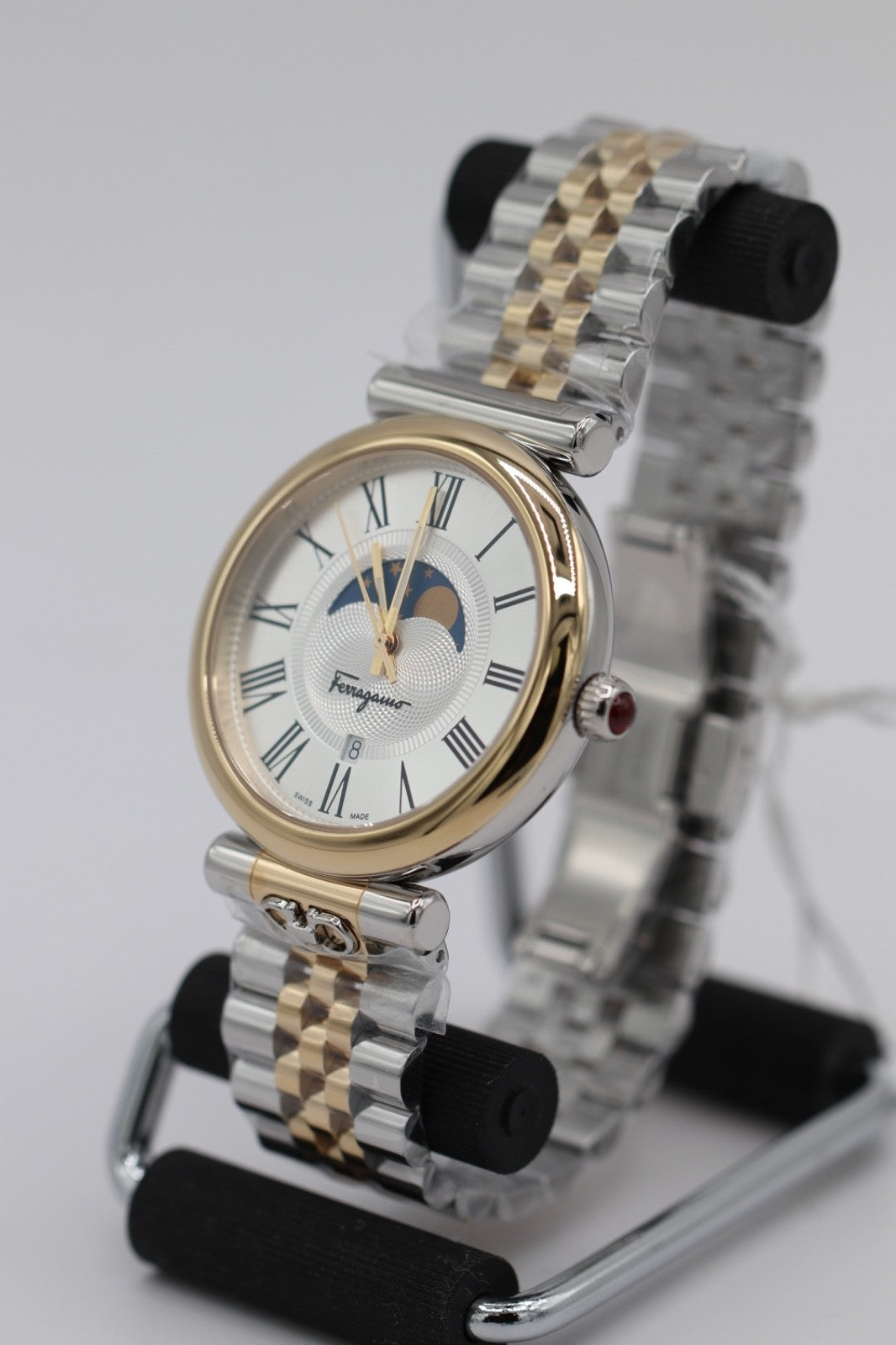 Salvatore Ferragamo Ora SFUW00422 Silver Women's Watch New + Box & Paper's