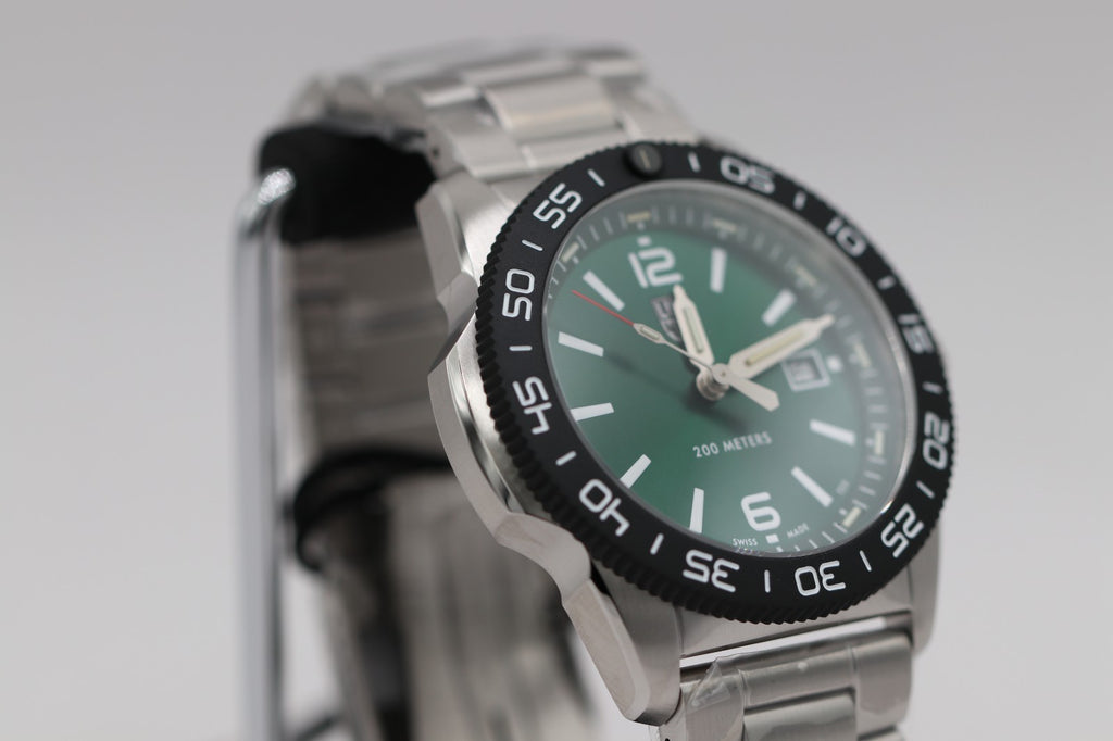 Swiss Luminox XS.3137 Pacific Diver Green Dial Tritium Stainless Mens 44mm Watch