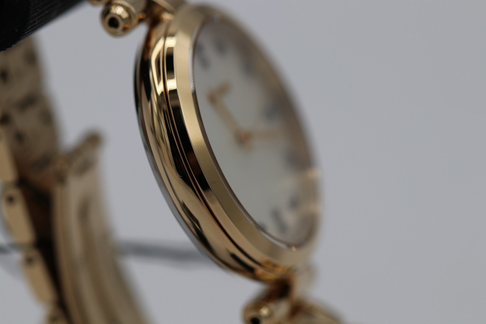 Seiko DIAMONDS SRZ536 50M Water Resistant, Mother of pearl Dial