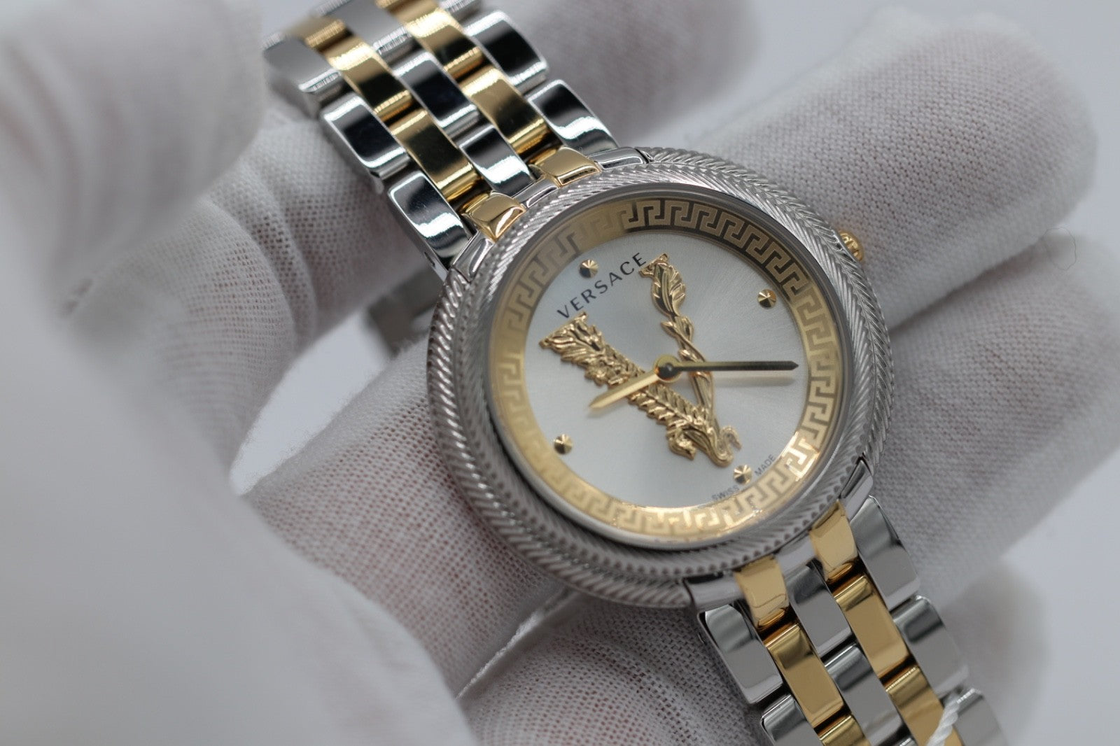 Versace Thea VE2CA0623 Womens Quartz Watch