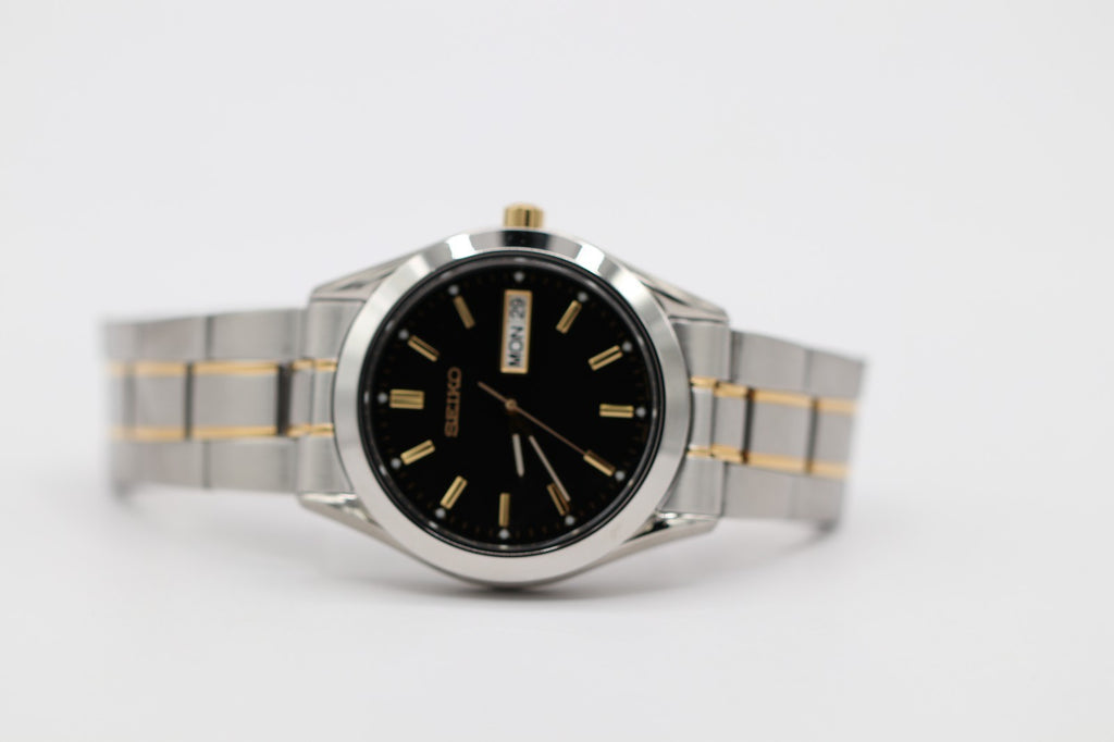 Seiko Essentials Quartz Black Dial Men's Watch SUR363