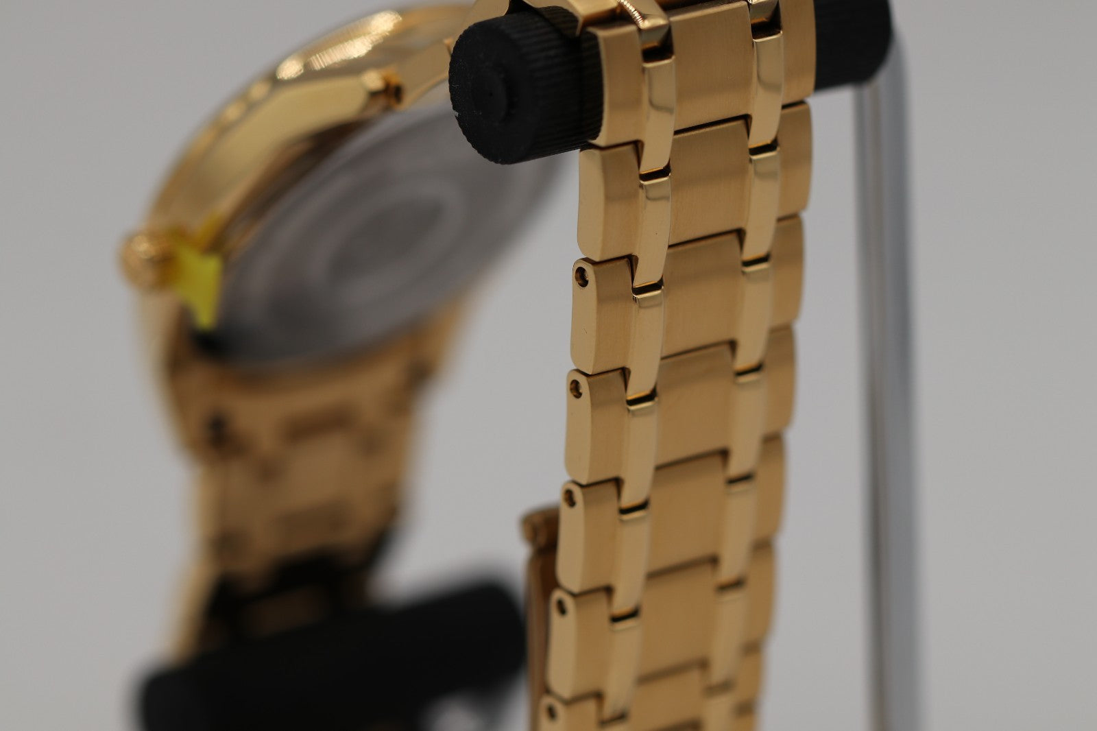 Bulova 97C115 Surveyor Classic Dial Gold-Tone SS Men's Watch $259.99 MSRP