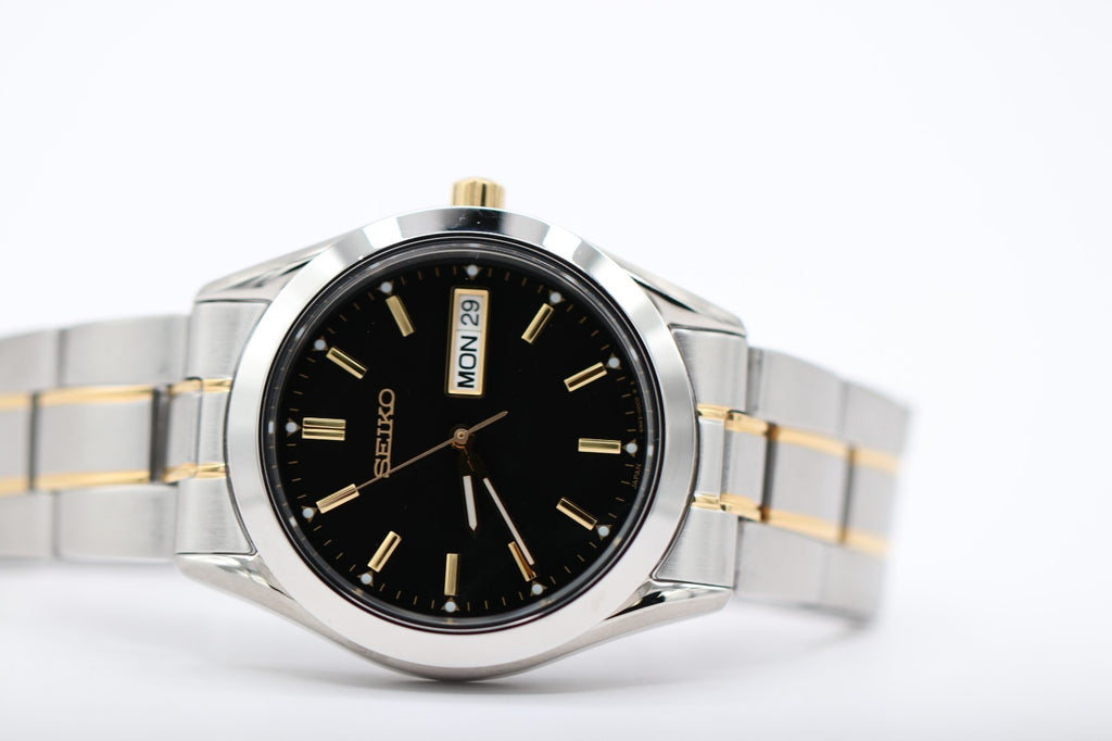 Seiko Essentials Quartz Black Dial Men's Watch SUR363