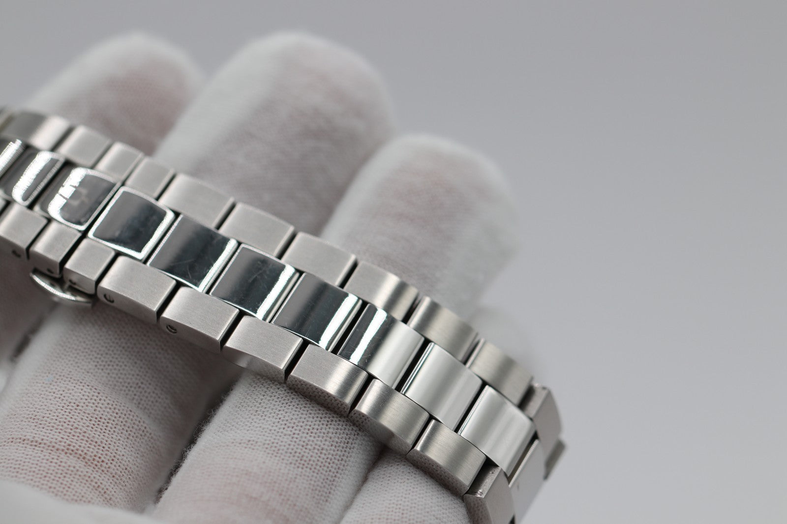 Bulova Surveyor Classic Automatic Men's Watch 42 mm 96A270