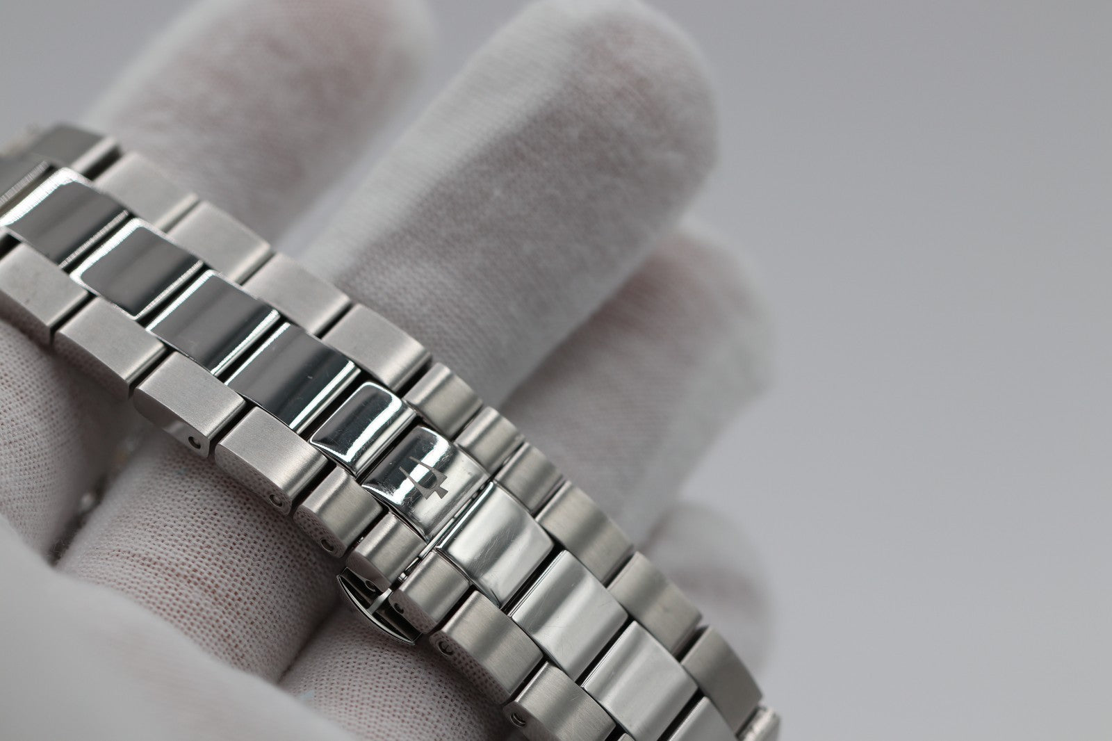 Bulova Surveyor Classic Automatic Men's Watch 42 mm 96A270