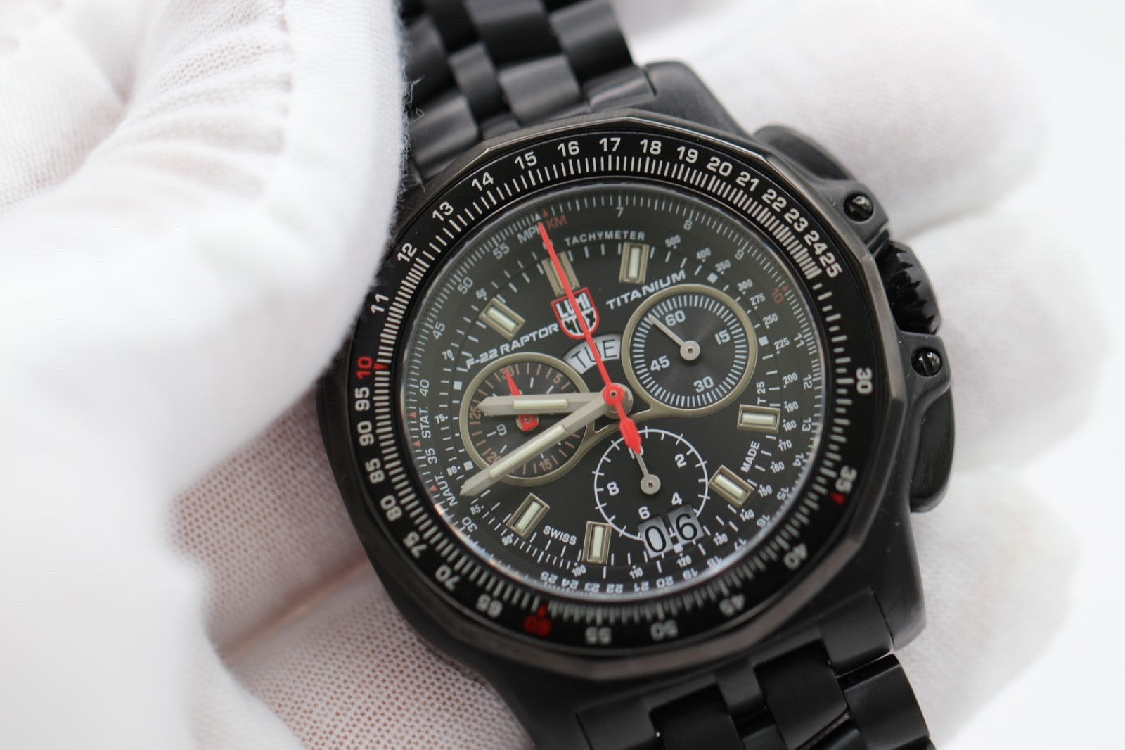 Luminox F22 Raptor 44mm Titanium 9270 Series Pilot Watch XA.9272