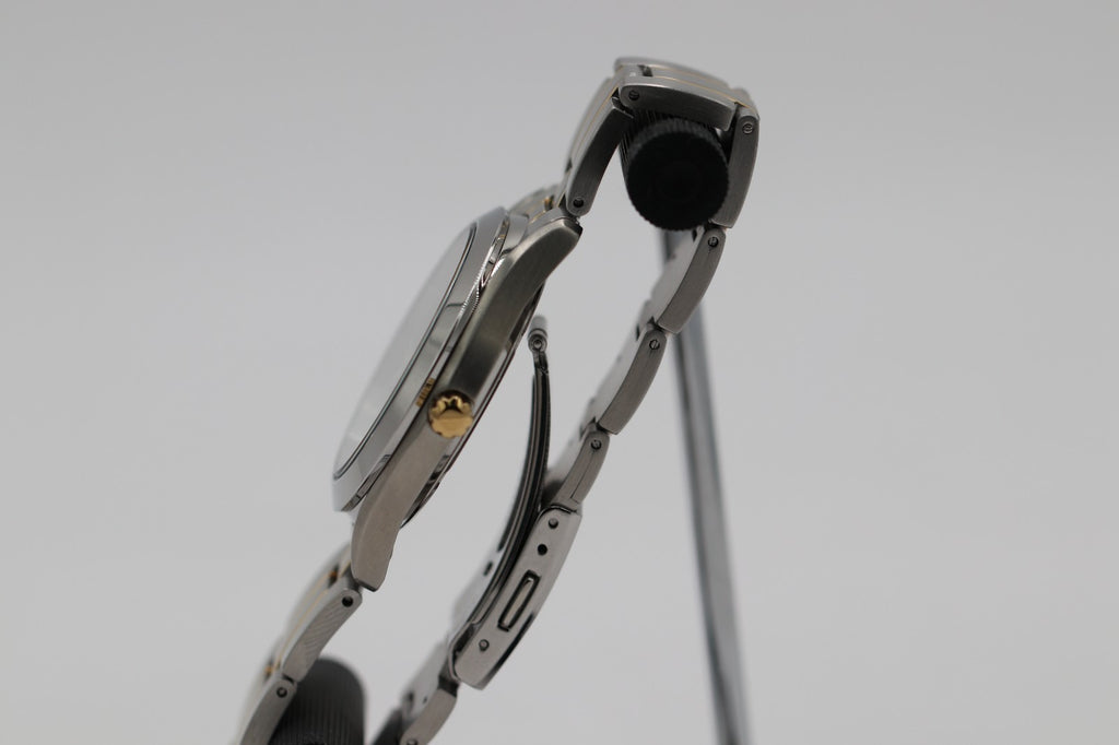 Seiko Essentials Quartz Black Dial Men's Watch SUR363