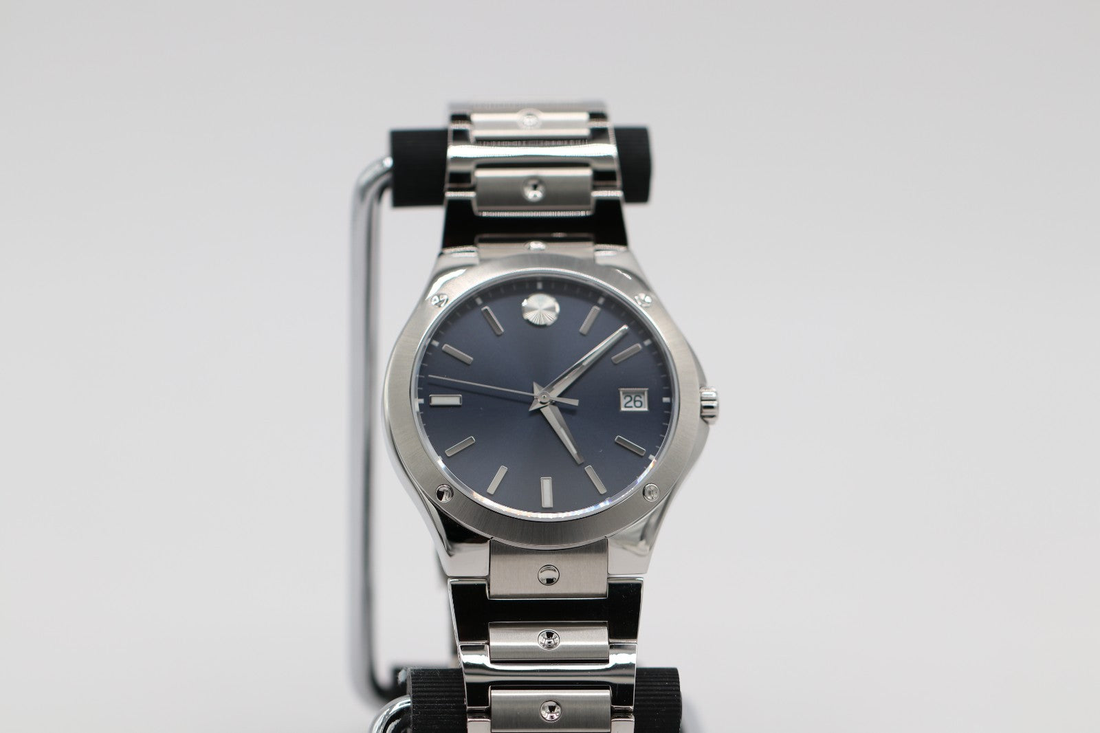 Movado S.E. Dot Accent Bracelet Watch 41mm in Silver tone Blue dial 607513 $1300