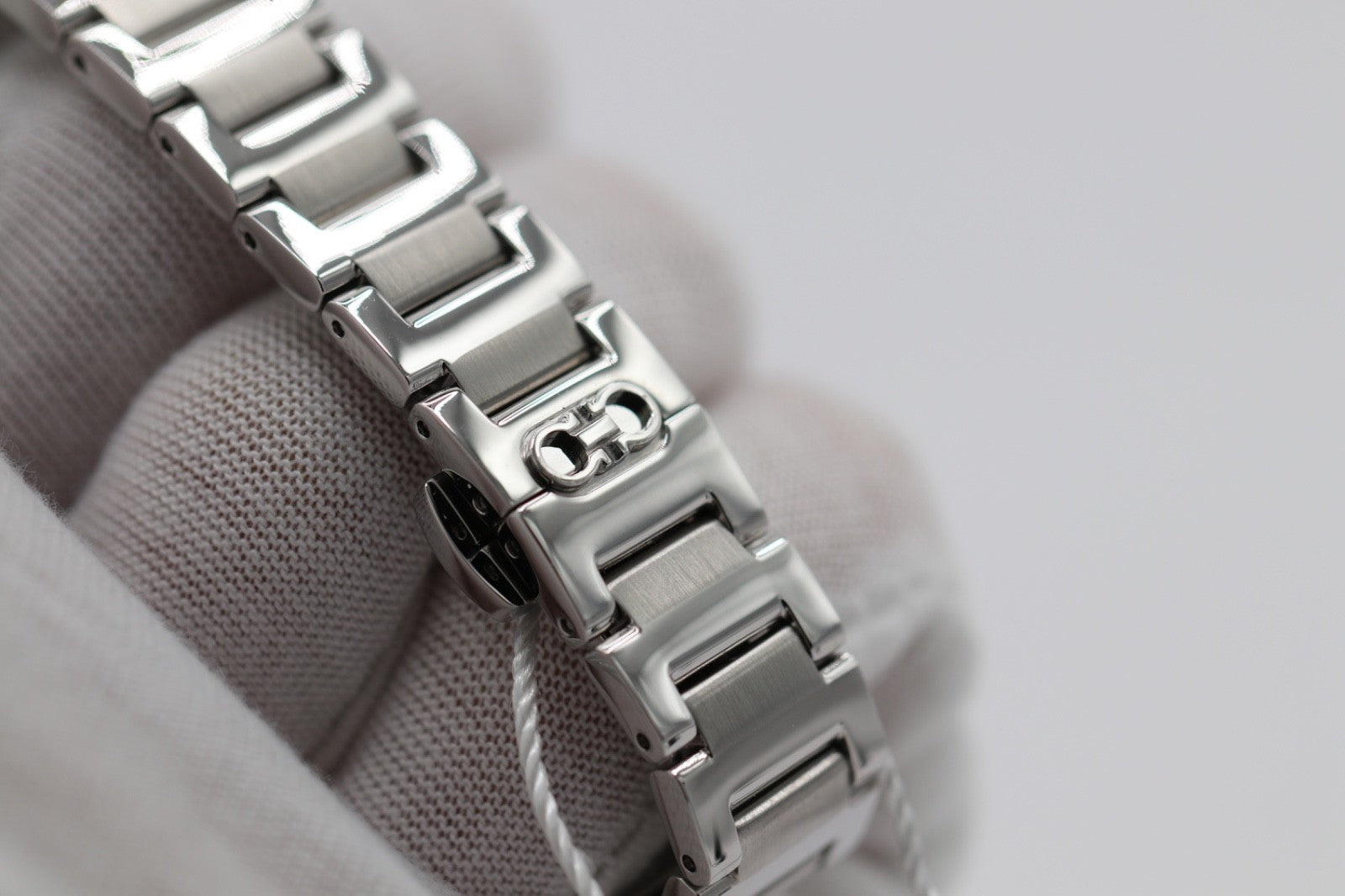 Ferragamo Women's SFYG00121 Vega Pair Quartz Stainless Steel Swiss Watch